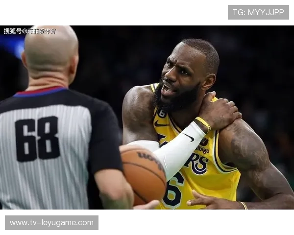 一夜三大动作！詹姆斯伤情更新，湖人被黑哨吹懵，勇士也摊上事儿了？