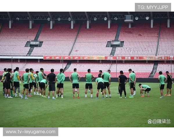 中超球迷热情再度点燃，中超足球说